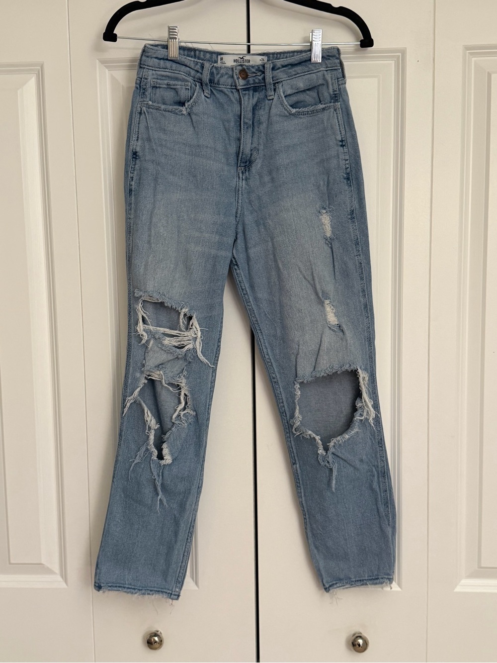 Hollister Curvy High-Rise Mom Jeans Distressed Light Wash Size 0R 24